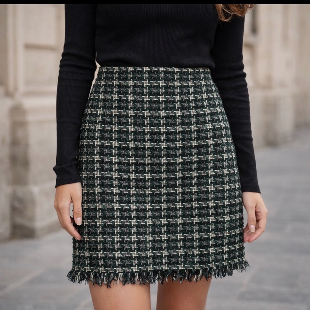 Tweed Skirt Green Silver Threading 2